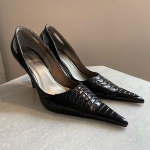 Black elongated patent high heels